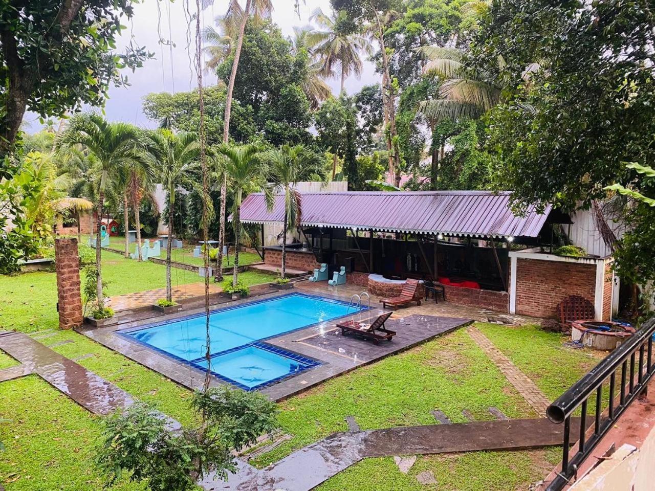 Hotel The Shade Brothers Katunayaka Esterno foto